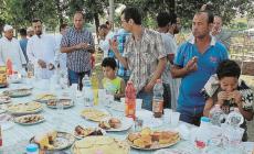 Fine del Ramadan: migliaia di islamici festeggiano