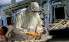 Aumentano le reinfezioni da Covid: a rischio giovani, donne e sanitari
