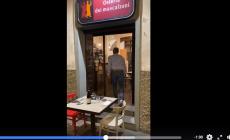 Insegne illuminate e tavoli apparecchiati fuori: i ristoratori servono il 'Fateci riaprire' - Video 