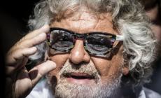 Beppe Grillo torna in teatro: il comico vs il politico 