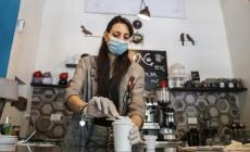 Mascherine e distanze, le (nuove) linee guida delle attività commerciali