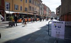 Un sabato mattina in centro tra mercatini agro alimentari e cielo blu - Fotogallery