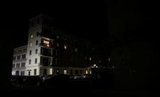 Via Farini, borghi laterali al buio da giorni