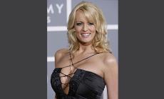 La pornostar Stormy Daniels: "Ho sculacciato Trump"