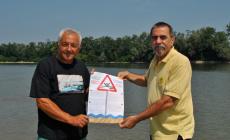 I pericoli del Po scritti in 13 lingue