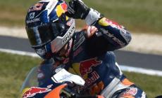 Moto3 pirotecnica, la spunta Oliveira
