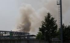 Tonnellate di rifiuti a fuoco e tante domande