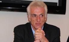 La protesta di Lucchi: via la foto di Napolitano, appesa quella del Papa