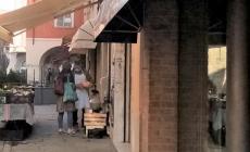 Scorribanda notturna: ladri in 5 negozi del centro