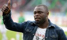 Asamoah dice basta: si ritira