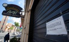 Il Tar annulla l'ordinanza della Calabria: niente servizio ai tavoli per bar e ristoranti