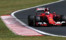 Capolavoro Vettel, catastrofe Mercedes