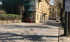 Righe blu la domenica, coro di no dei commercianti