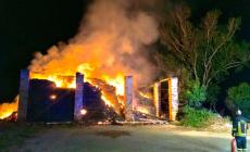 Incendio a  Madregolo, a  fuoco 150 balle