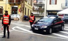 Sorpreso a sniffare cocaina in strada: denunciato