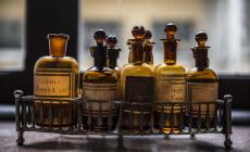 Luoghi del cuore Fai: Antica farmacia di San Filippo Neri e il suo archivio storico