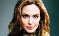 Angelina Jolie pentita della (lunga) relazione con Brad Pitt