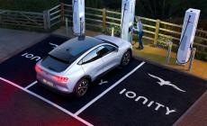 Ford, su Mustang Mach-e tecnologia 'over the air'. Anche da casa