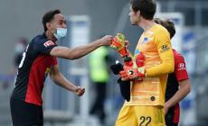 La Bundesliga riparte fra silenzi e mascherine, show del Borussia Dortmund