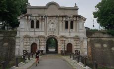 “Accendi una luce nel buio”: camminata civica in difesa della Cittadella