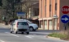 Incrocio maledetto, gli automobilisti continuano a ignorare gli obblighi