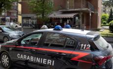 Malore fatale nel bar dove passava le notti per difenderlo dai ladri