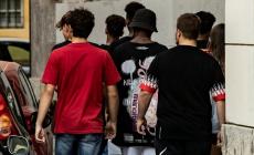 Rapine, aggressioni, minacce: 50 ragazzi denunciati