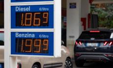 Benzina, nuova fiammata La «verde» sfiora i 2 euro al litro