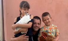 Niente pentola, c'è il lieto fine: la gallina Rosita è tornata a casa.