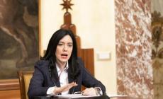 Fase 2, Comune di Rimini: 'Pronti a chiudere prima i locali'. Scuola, accordo nella notte: concorso per i precari dopo l'estate con prova scritta