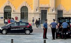 In quattro senza biglietto: insulti al capotreno che li fa scendere a Fidenza dove creano altri problemi