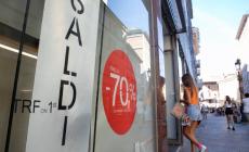 Saldi estivi in ripresa: la caccia allo sconto non conosce crisi