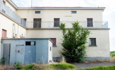 Si era 'accasato' (con danni) nella ex scuola di Baganzola: 'sfrattato' e denunciato