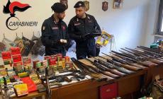 In casa avevano un arsenale mai denunciato: prima l'arresto, poi un quasi 'lieto fine'