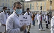 Protesta degli specializzandi in piazza Garibaldi