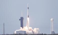 Space X: partita la Crew  Dragon di Musk, l’America torna nello spazio dopo 9 anni