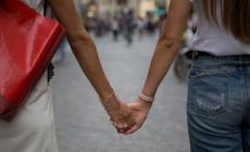 Dice "lesbica" alla collega, per la Cassazione è da licenziare subito