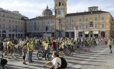  Fiab Bicinisieme, flash mob (a distanza) in piazza Garibaldi per la mobilità sostenibile 