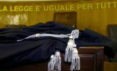Fece cadere il bimbo da una finestra a Carpi: baby sitter patteggia 