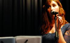La 22enne che canta e suona la tromba