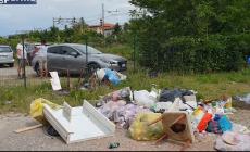 Degrado e rifiuti abbandonati agli Orti di via del Garda - Video 