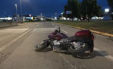 Volo pauroso in via Emilio Lepido: motociclista in Rianimazione  