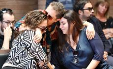 Il canto struggente di Chiara per salutare il pap&agrave; Marcello