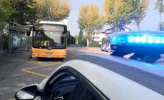 Bus di linea con il faro rotto: autista multato