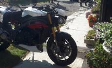 Strada della Cisa, dove i motociclisti “volano” in giardino