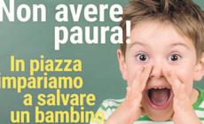 I medici insegnano le manovre salvavita per i bambini 
