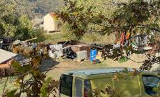 Varsi, i carabinieri scoprono una discarica abusiva in un terreno agricolo