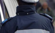 Vestiti da vigili urbani cercano di truffare un'anziana