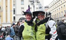 Niente carbone, tutta solidariet&agrave;: &egrave; la calza speciale della Motobefana Foto