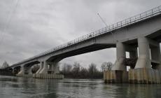 Ponte sul Po chiuso da un anno